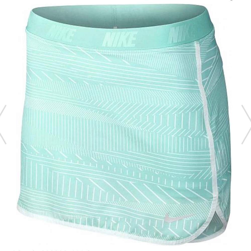 NWT • Nike geometric striped golf skirt